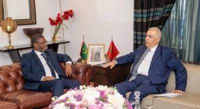 Le ministre de l’Intérieur, Abdelouafi Laftit, et le ministre délégué auprès du ministre de l'Intérieur, de la Décentralisation et du Développement local, chargé de la Décentralisation et du Développement local de la République islamique de Mauritanie, Yacoub Ould Salem Fall.
