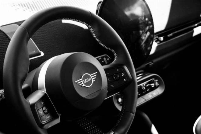 A l'intérieur, on retrouve la nouvelle Interface Digitale MINI, intuitive, personnalisable et ultra-connectée.