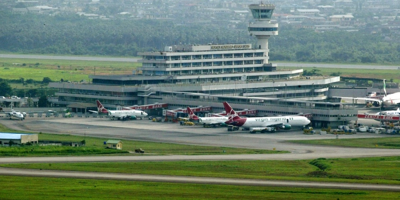 L'Aéroport International Nmamdi Azikiwe , Abuja.