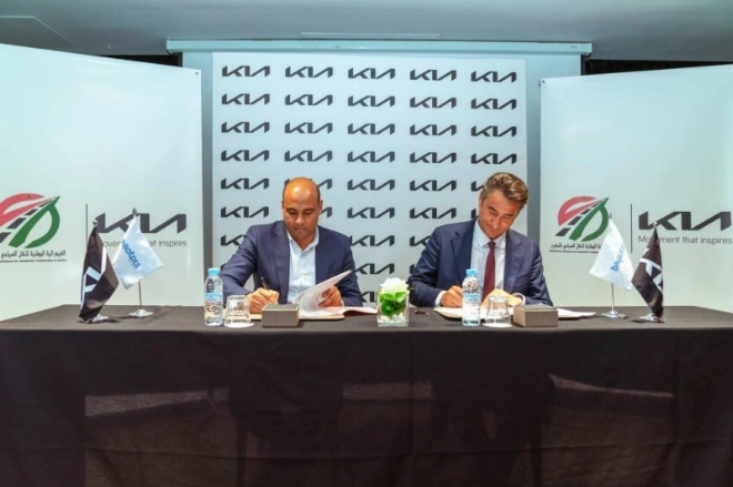 Signature du partenariat entre Kia Maroc et la Fédération Marocaine des Transporteurs Touristiques, officialisée le 15 mai à Casablanca.
