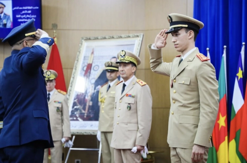 SAR le Prince Héritier Moulay El Hassan présidant la cérémonie de sortie de la 25e promotion du Cours Supérieur de Défense et de la 59e promotion du Cours État-Major