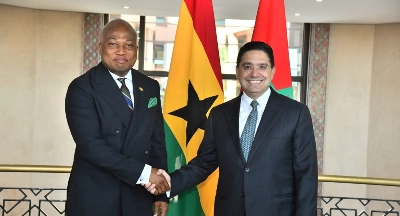 Samuel Okudzeto Ablakwa, ministre des Affaires étrangères de la République du Ghana, et Nasser Bourita, ministre des Affaires étrangères, de la Coopération africaine et des Marocains résidant à l’étranger