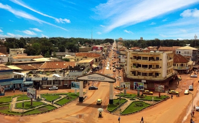 Bangui, capitale et la plus grande ville de la République centrafricaine.
