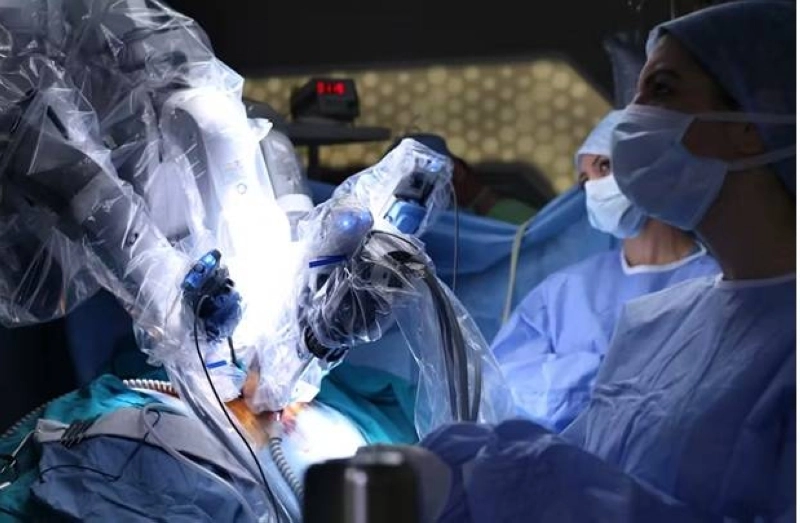 chirurgie robotique, moins invasive, séjour raccourci et grande précision