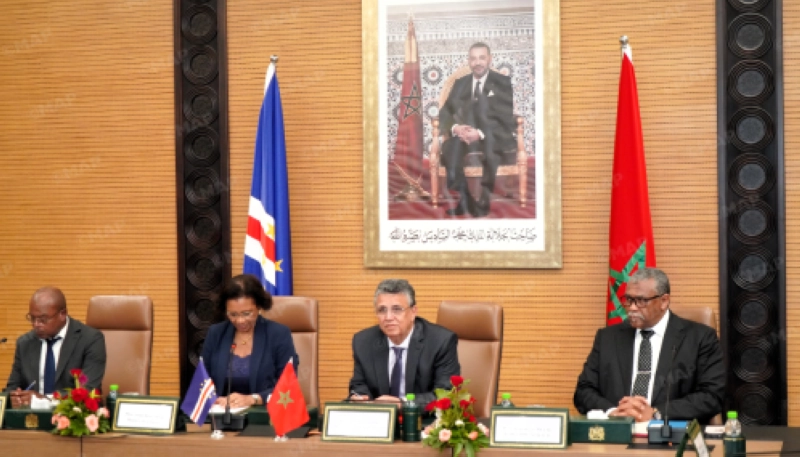 Le ministre de la Justice, Abdellatif Ouahbi, et son homologue capverdienne, Joana Gomes Rosa Amado.