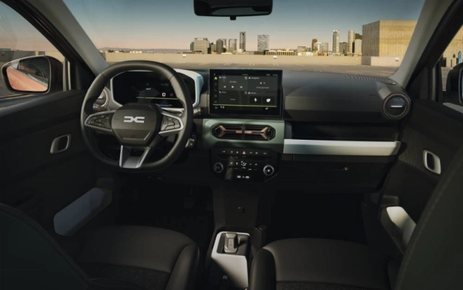 A l'intérieur, on retrouve un nouveau volant, une nouvelle colonne de direction et une nouvelle mise au point de la direction assistée électrique.