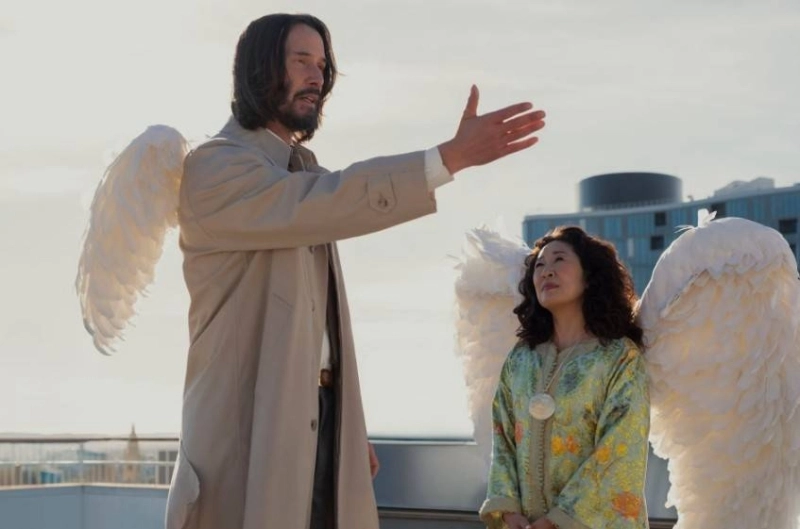 L'actrice Sandra Oh vêtue d'un caftan marocain aux côtés de la star canadienne Keanu Reeves dans Good Fortune.