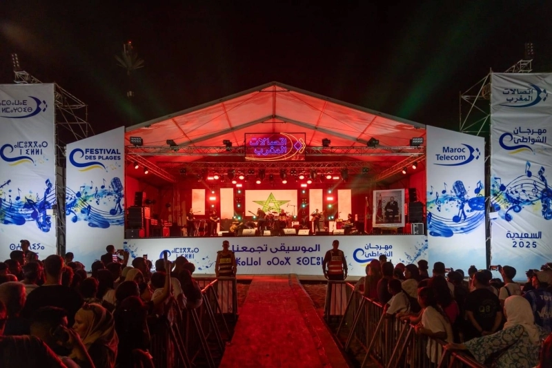 La 21e édition du Festival des Plages Maroc Telecom propose concerts et animations à Martil, Nador et Saïdia, rassemblant un large public dans un cadre encadré et sécurisé.