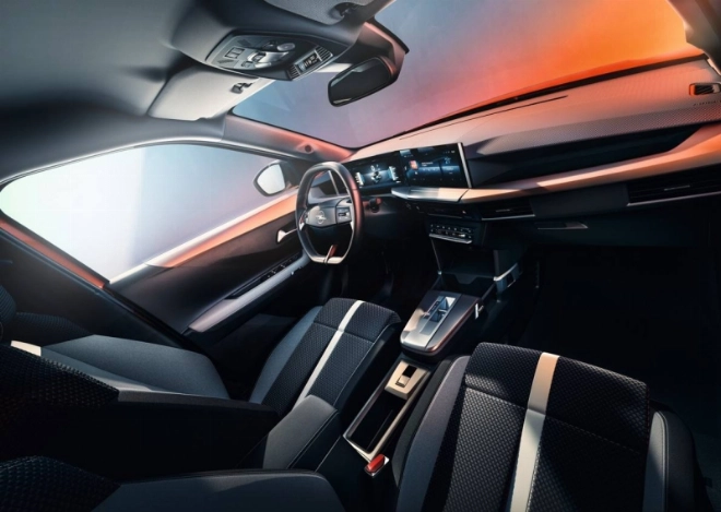 L'intérieur de l'Opel Frontera est ultra connecté doté de solutions intelligentes.