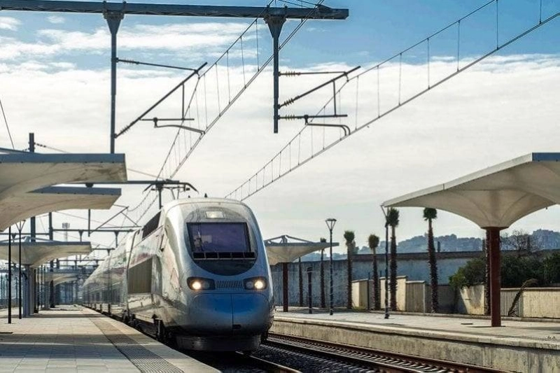 La nouvelle gare « Casablanca-Sud », inaugurée par le Roi Mohammed VI, vise à désengorger la métropole et à renforcer l’offre de transport dans le cadre d’un programme d’investissement ferroviaire de 20 milliards de dirhams.