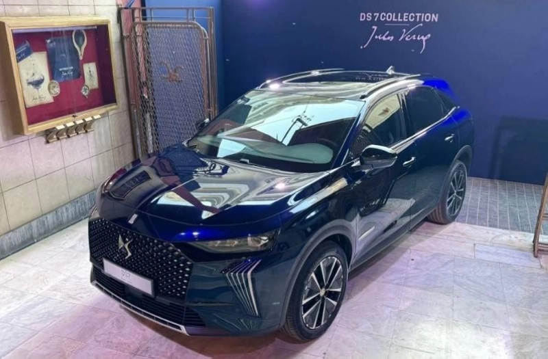 Le DS7 Jules Verne embarque une motorisation Diesel BlueHDi 130 ch avec boîte automatique.