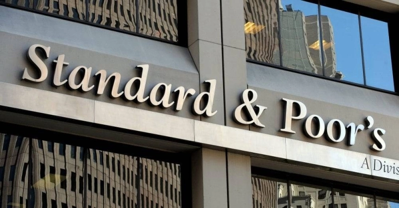 S&P relève la note du Maroc à BBB-, réintégrant le pays dans la catégorie « Investment Grade ».