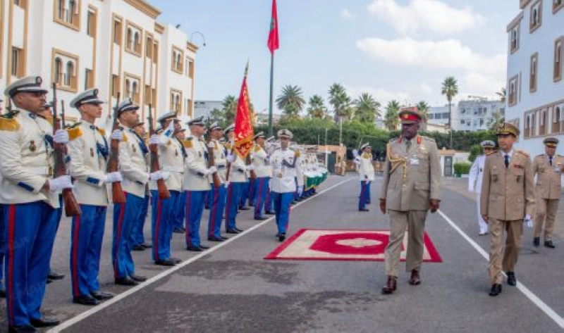 Le Général de Corps d’Armée Mohammed Berrid, Inspecteur Général des FAR et Commandant la Zone Sud, a reçu, mardi au siège de l’État-Major Général des FAR, le Général de Corps d’Armée William Agyapong, Chef d’État-Major de la Défense du Ghana,