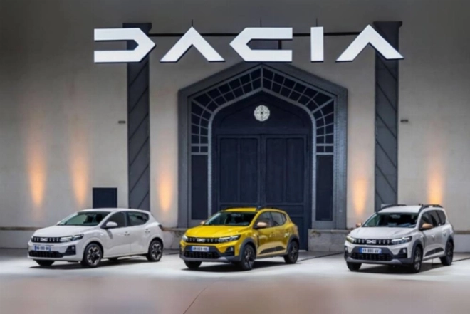 Les modèles Sandero, Sandero Stepway et Jogger adoptent une nouvelle signature lumineuse constituée d'un T inversé en LED.