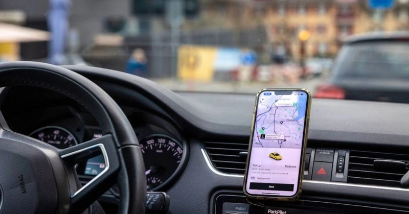 Le ministère du Transport précise qu’il n’est pas compétent pour encadrer les services de transport via applications, une responsabilité relevant du ministère de l’Intérieur.