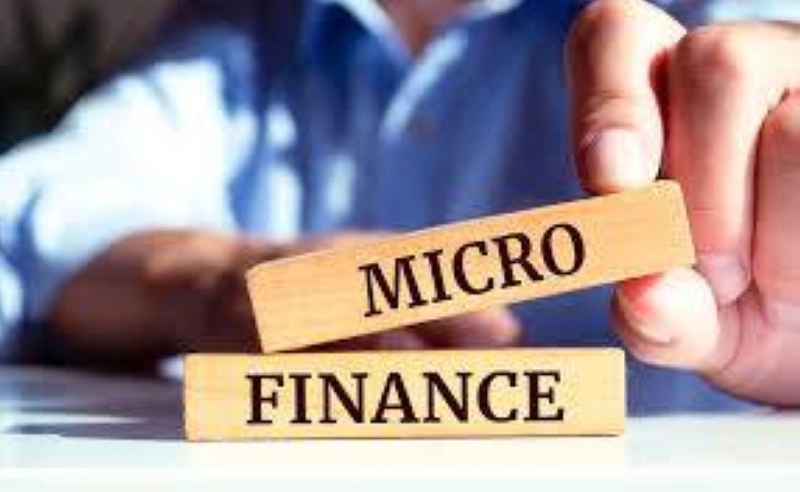 La microfinance marocaine renoue avec la croissance au premier semestre 2025, portée par les grandes institutions et un financement accru des très petites entreprises.