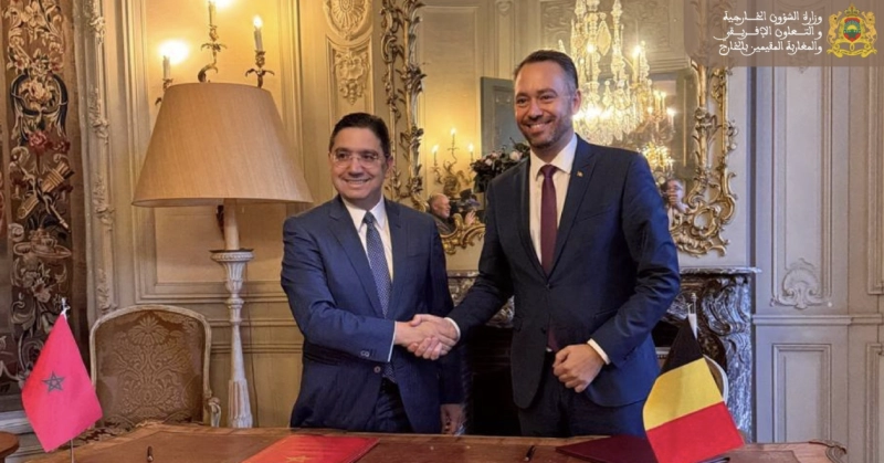 Nasser Bourita saluant Maxime Prévot