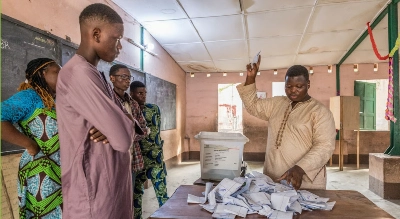 Un bureau de vote de Cotonou,