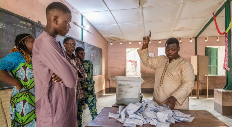 Un bureau de vote de Cotonou,