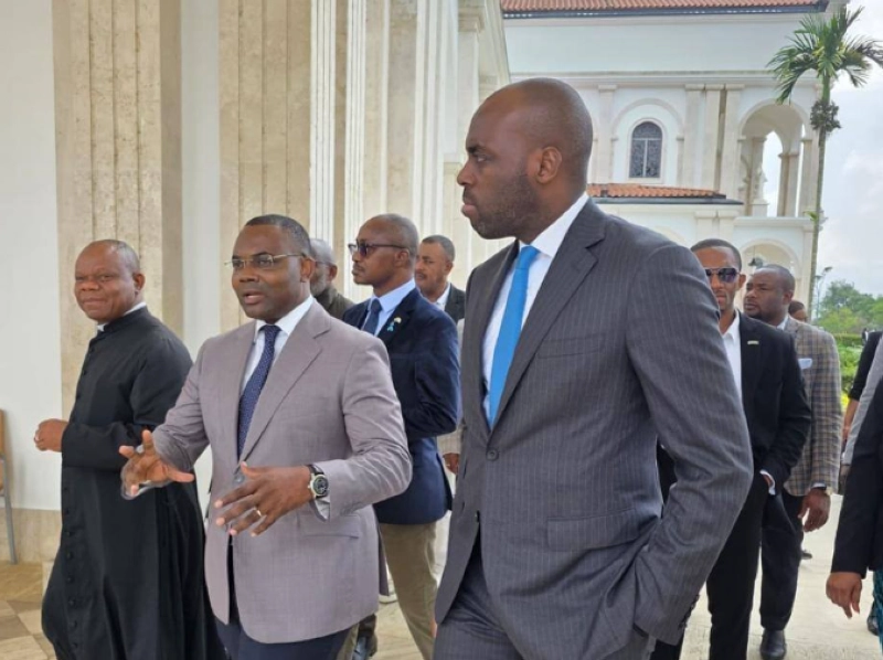 Le ministre gabonais de l’Économie numérique, de la Digitalisation et de l’Innovation, Mark-Alexandre Doumba, a effectué le dimanche 9 novembre une mission officielle en Guinée équatoriale, où il a rencontré son homologue, Honorato Evita Oma.
