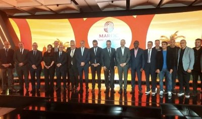 Photo de famille lors de la cérémonie de révélation de la campagne institutionnelle