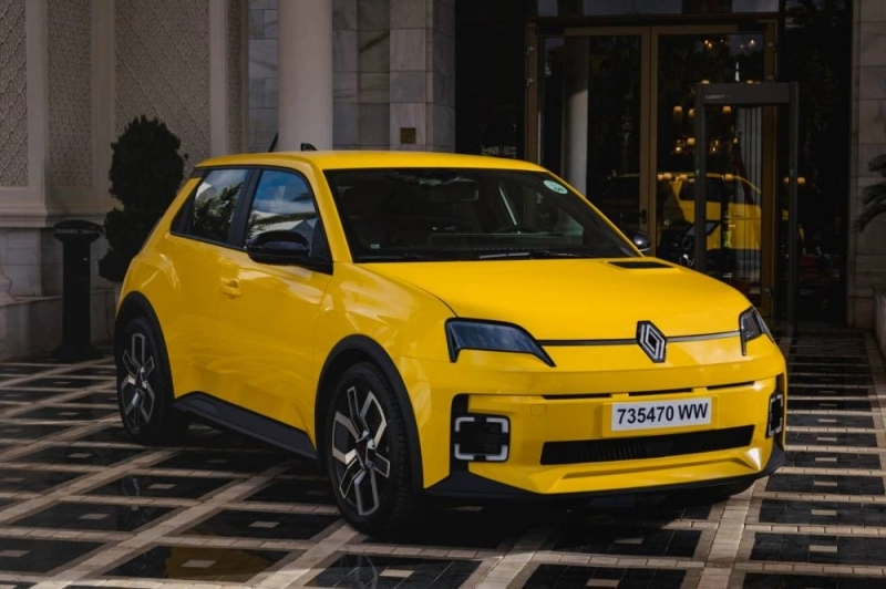 La battetie 40 kWh de la nouvelle Renault 5 E-Tech électrique offre une autonomie allant jusqu’à 312 km WLTP.