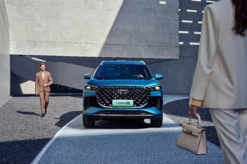 La motorisation hybride du TIGGO 8 offre une autonomie de 1200 km.