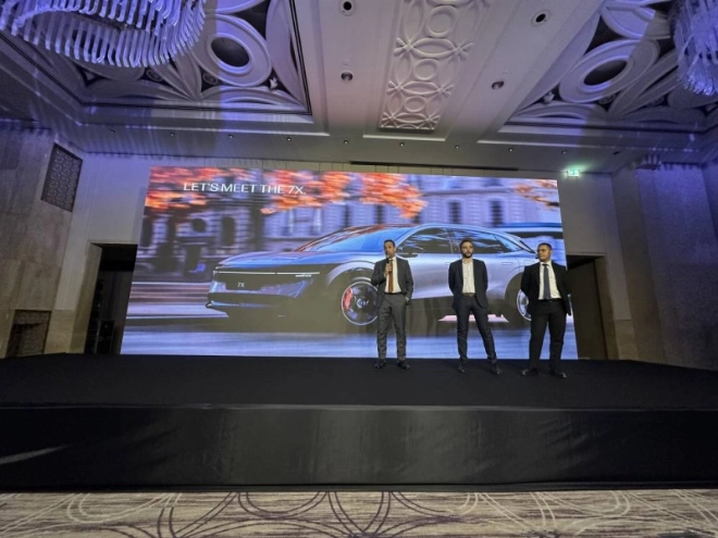 L'équipe Zeekr lors du lancement du nouveau 7X à Casablanca.