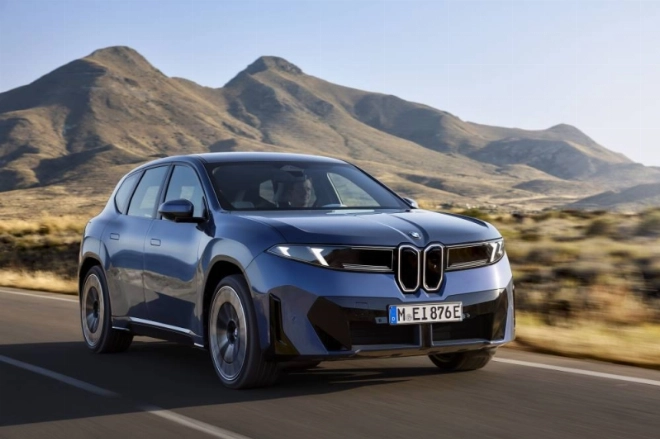La nouvelle BMW iX3 permet jusqu’à 805 km d’autonomie.