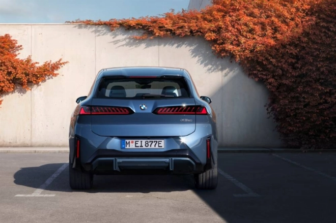 La nouvelle BMW iX3 est proposée à partir de 765 000 MAD.