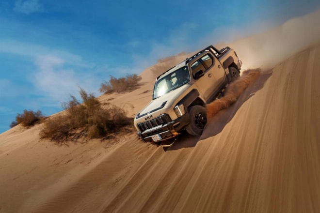 Le Kia Tasman embarque un moteur diesel 2.2 L de 210 ch, passe de 0 à 100 kmh en 10,4 sec et atteint 185 kmh.