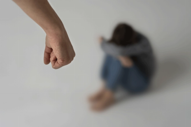 Violences physiques et sexuelles, prédominantes