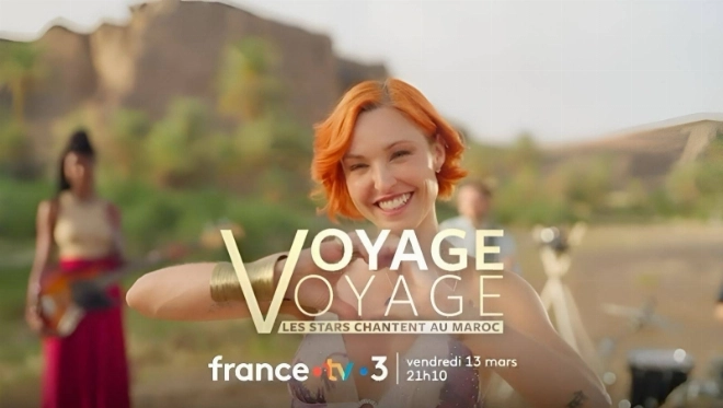 L’émission « Voyage Voyage, les stars chantent au Maroc » présente des artistes francophones qui explorent le patrimoine et la culture marocaine.