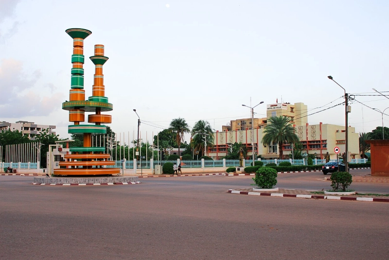 Ouagadougou est la capitale et la plus grande ville du Burkina Faso.