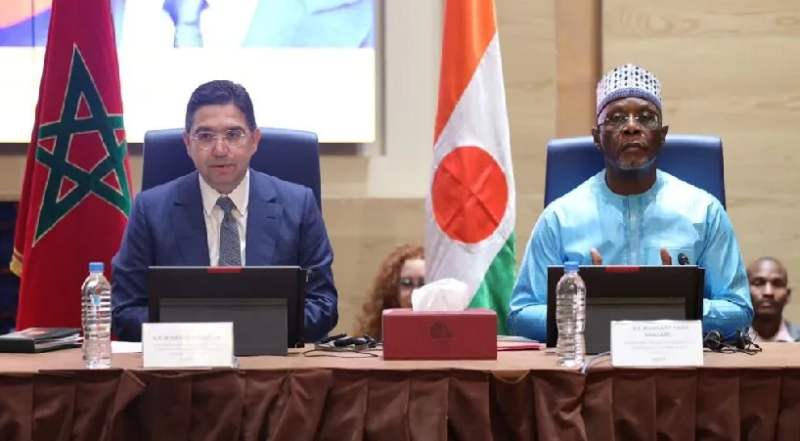 Le ministre des Affaires étrangères, de la Coopération africaine et des Marocains résidant à l’étranger, Nasser Bourita, et Bakary Yaou Sangaré, ministre des Affaires étrangères, de la Coopération et des Nigériens à l’extérieur,