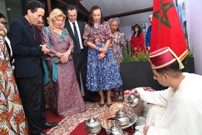 La Première Dame de Côte d’Ivoire, Dominique Ouattara visitant lors du MASA 2026 à Abidjan, l’exposition « Trésors du Maroc »,