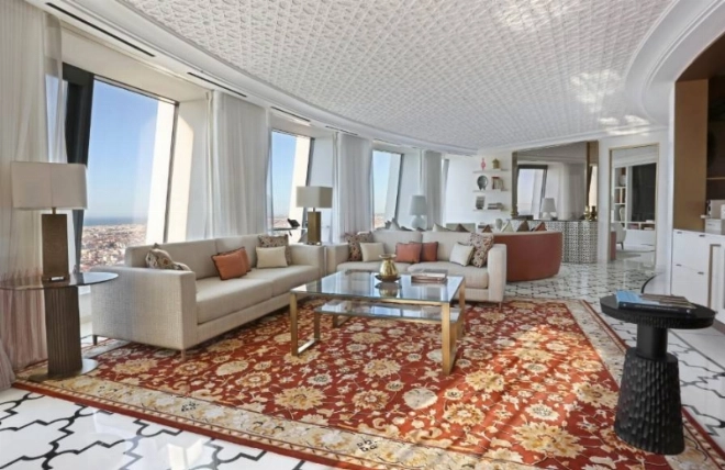 Les espaces de la Tour Mohammed VI conjuguent raffinement international et inspiration marocaine.