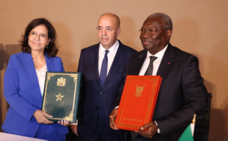 La secrétaire d’État chargée de la Pêche maritime, Zakia Driouich et le ministre camerounais de l’Élevage, des Pêches et des Industries animales, Taïga