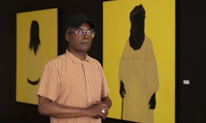 M’barek Bouhchichi expose “Les mains des poètes” à la Fondation H à Madagascar.