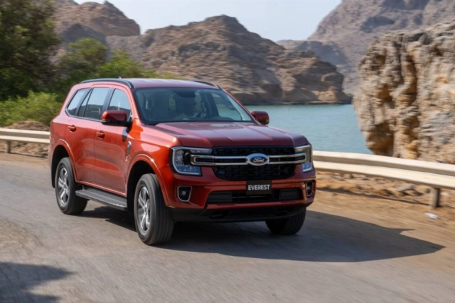 Ford Everest.