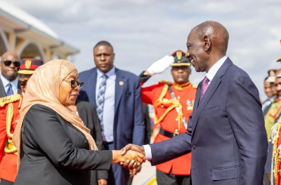Samia Suluhu Hassan, présidente de la Tanzanie et le président kényan William Ruto