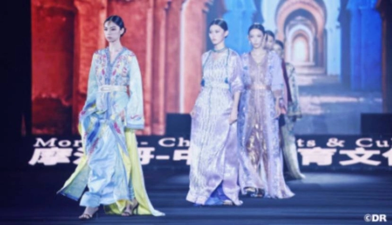 Le caftan marocain a illuminé, dimanche 10 mai 2026 à Pékin, une soirée de haute couture lors d'un défilé de mode prestigieux.