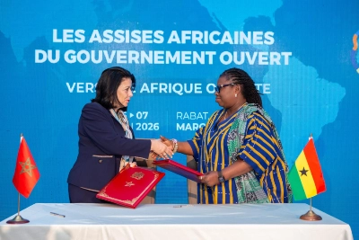 Amal El Fallah Seghrouchni, ministre déléguée auprès du Chef du gouvernement chargée de la Transition numérique et de la Réforme de l’administration et Akanvariva Lydia Lamisi, ministre d’État chargée de la Réforme du secteur public de la République du Ghana.