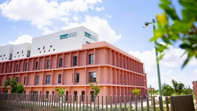 L’UM6P poursuit à Benguerir le développement d’un écosystème de santé intégré associant hôpital universitaire, formation médicale, recherche clinique et innovation technologique.