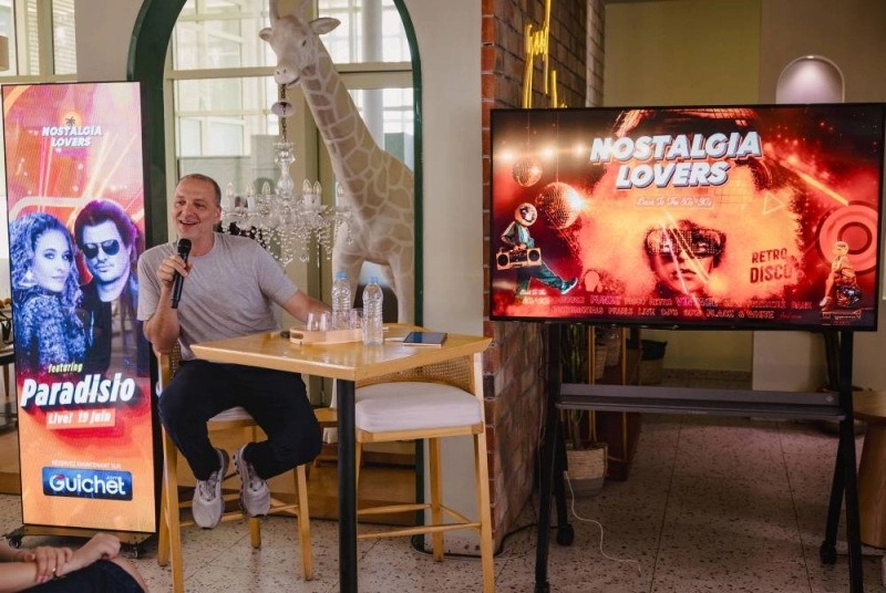 Le producteur et fondateur de Nostalgia Lovers Othman Benabdeljelil lors de la conférence de presse tenue le 21 mai 2026 au Vélodrome de Casablanca.