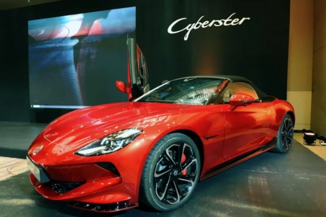 Le nouveau MG Cyberster 100% électrique est proposé à partir de 680 000 DH.