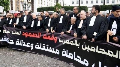 Les Robes noires n'en démordent pas...