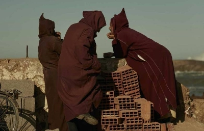 Mounir Raji, Three men in jelleba, série Dreamland, 2017.