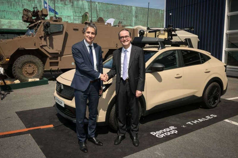 François Provost, DG de Renault Group et Patrice Caine, PDG de Thales lors salon Eurosatory 2026.