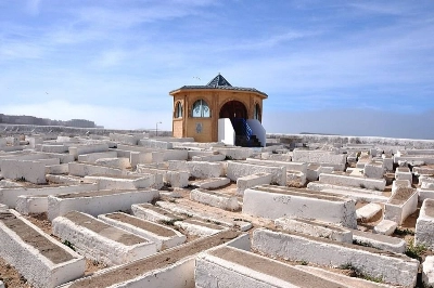 Cimetière juif d'Essaouira avec le mausolée de Rabbi Ḥaim Pinto